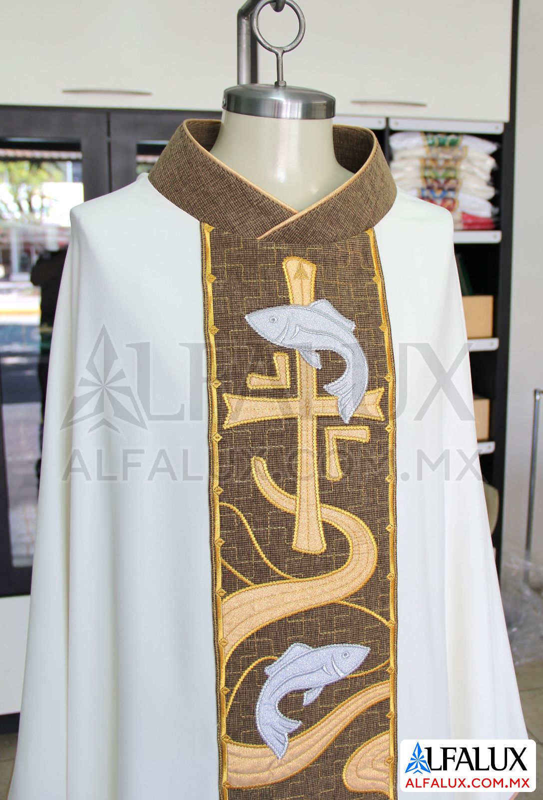 22 PECES Alfalux Casulla Central Blanco Cafe Chocolate Brocado 152